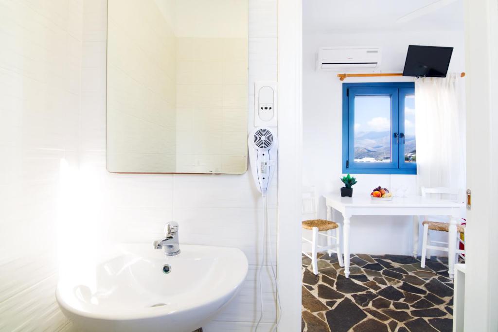 Kúpeľňa v ubytovaní Okirroi Villas Chersonissos