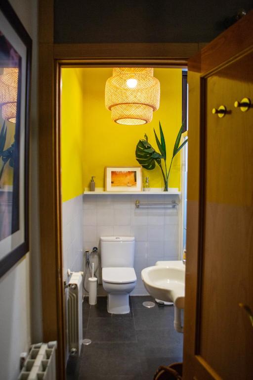 A bathroom at Apartamento moderno junto a la Gran Via
