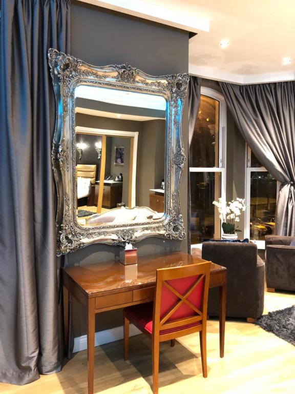 Un lugar para sentarse en Halvard Hotel