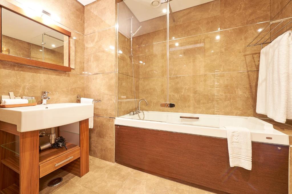 Cascade Wellness Resort - 3