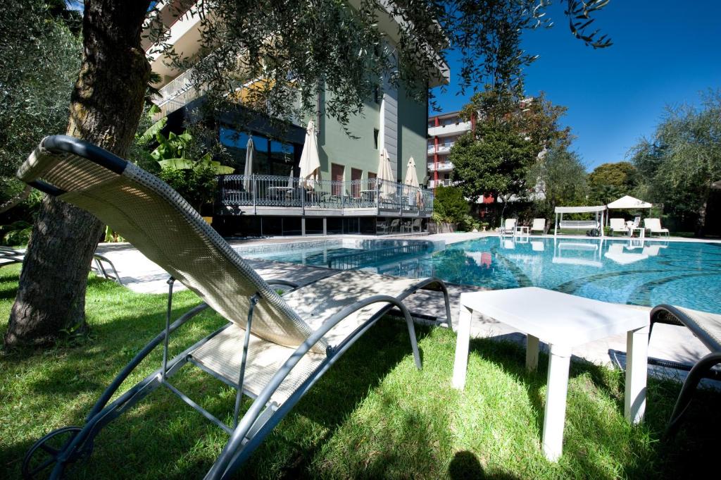 Bazén v ubytování Hotel Gabry nebo v jeho okolí
