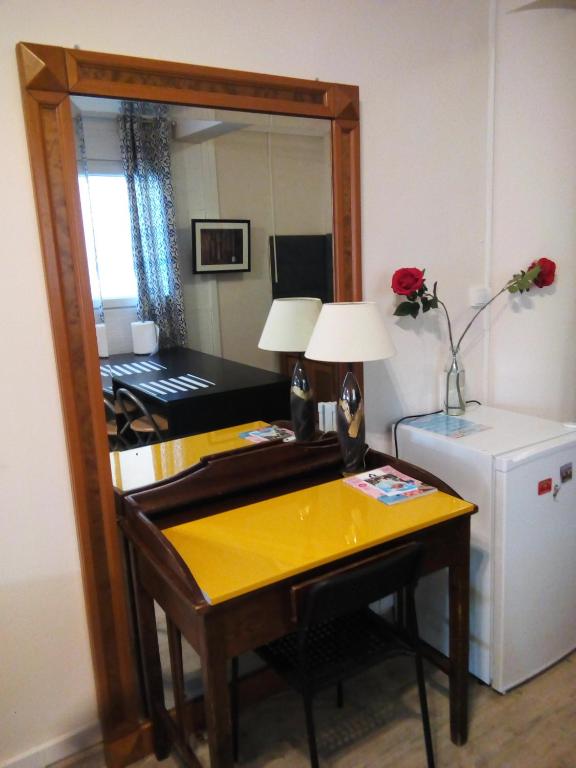 Kuchnia lub aneks kuchenny w obiekcie New Diamond XLarge City Center 200 Mbps Speed Wifi Studio