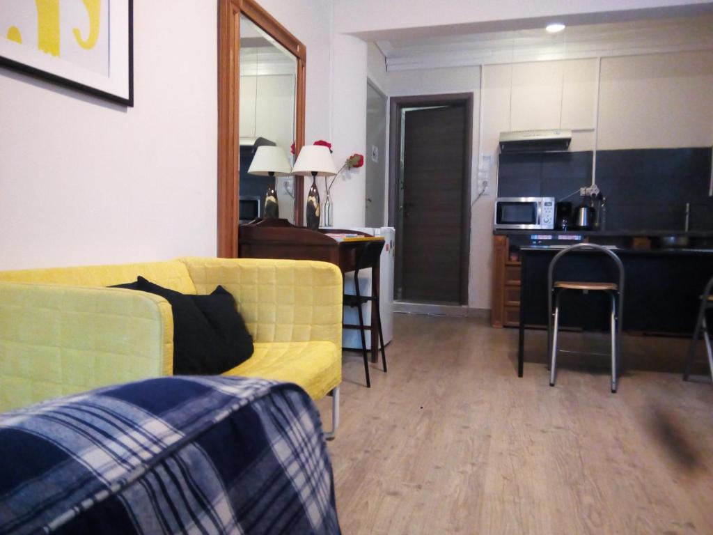 Kuchnia lub aneks kuchenny w obiekcie New Diamond XLarge City Center 200 Mbps Speed Wifi Studio