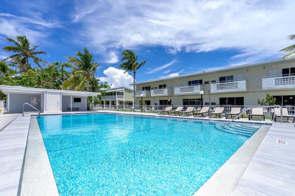 Bazén v ubytování Matecumbe Resort nebo v jeho okolí
