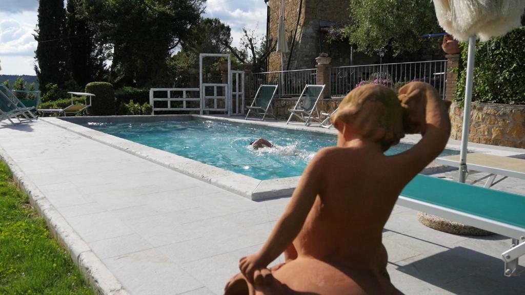 Bazén v ubytovaní Agriturismo Palazzo Conti A alebo v jeho blízkosti