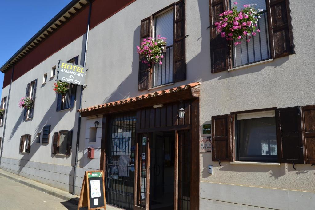 The building in which a vendégházakat is located