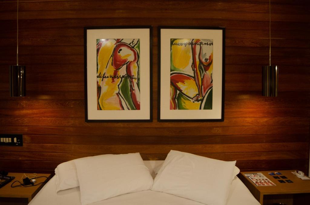  Status Motel