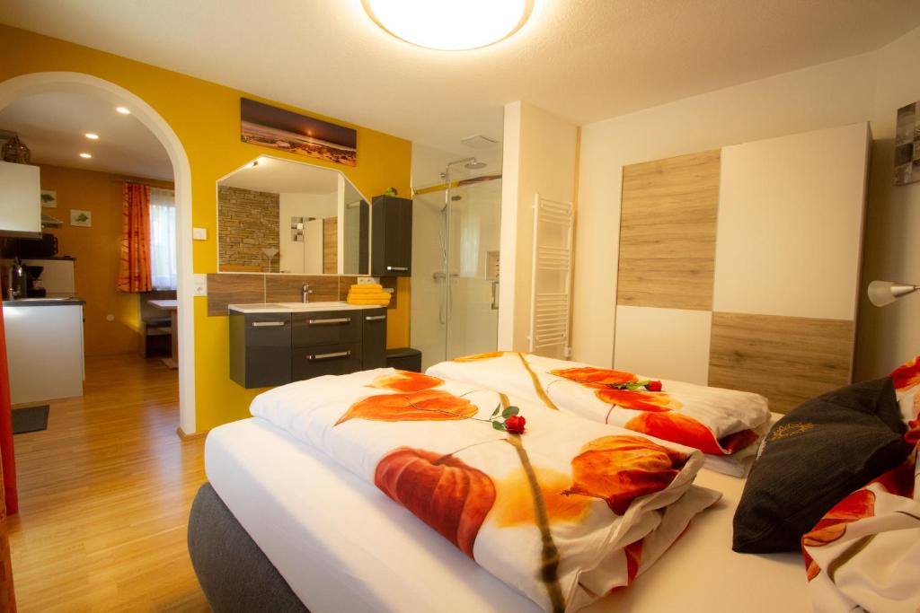 Säng eller sängar i ett rum på Appartement Sonnblick Kuschelsuite in den Bergen