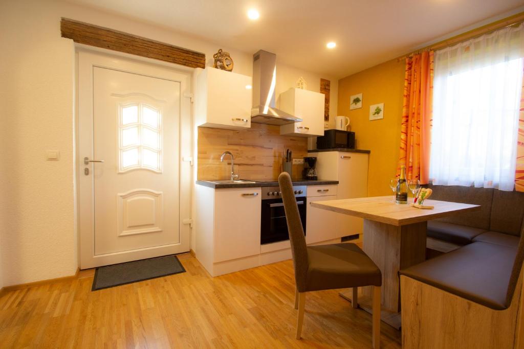 Kuchyň nebo kuchyňský kout v ubytování Appartement Sonnblick Kuschelsuite in den Bergen