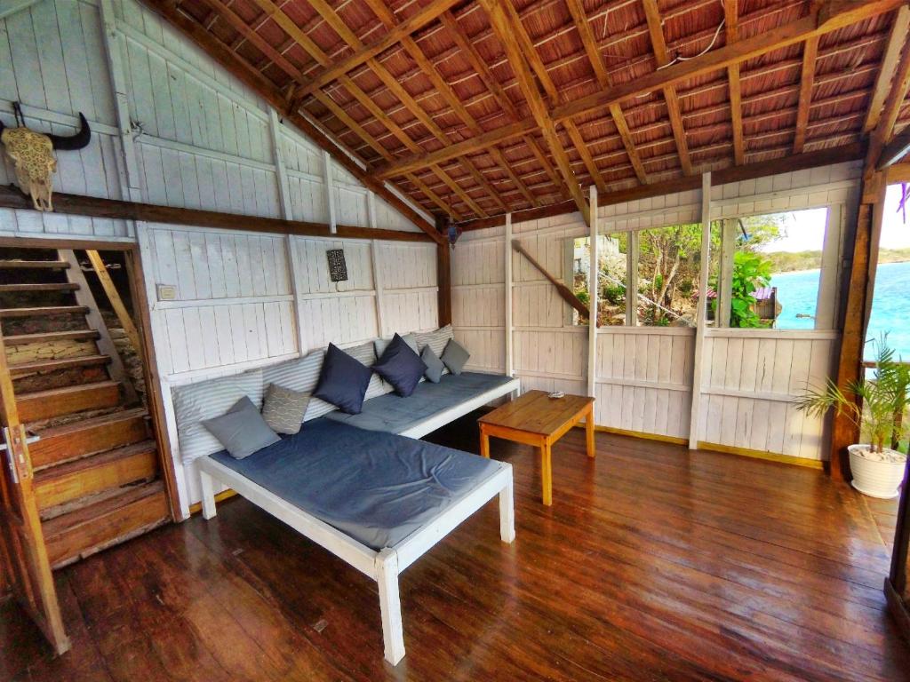 Posezení v ubytování Cosmos Bungalows
