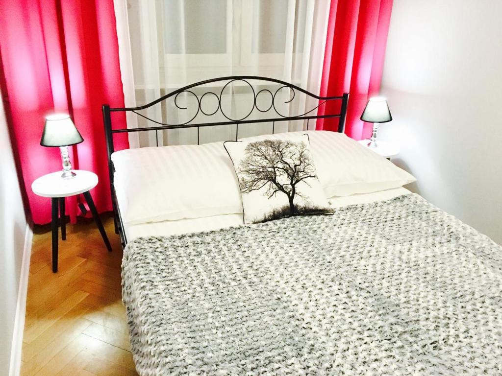 ClickTheFlat Apartment Chmielna 7 - Double Room With Shared Bathroom