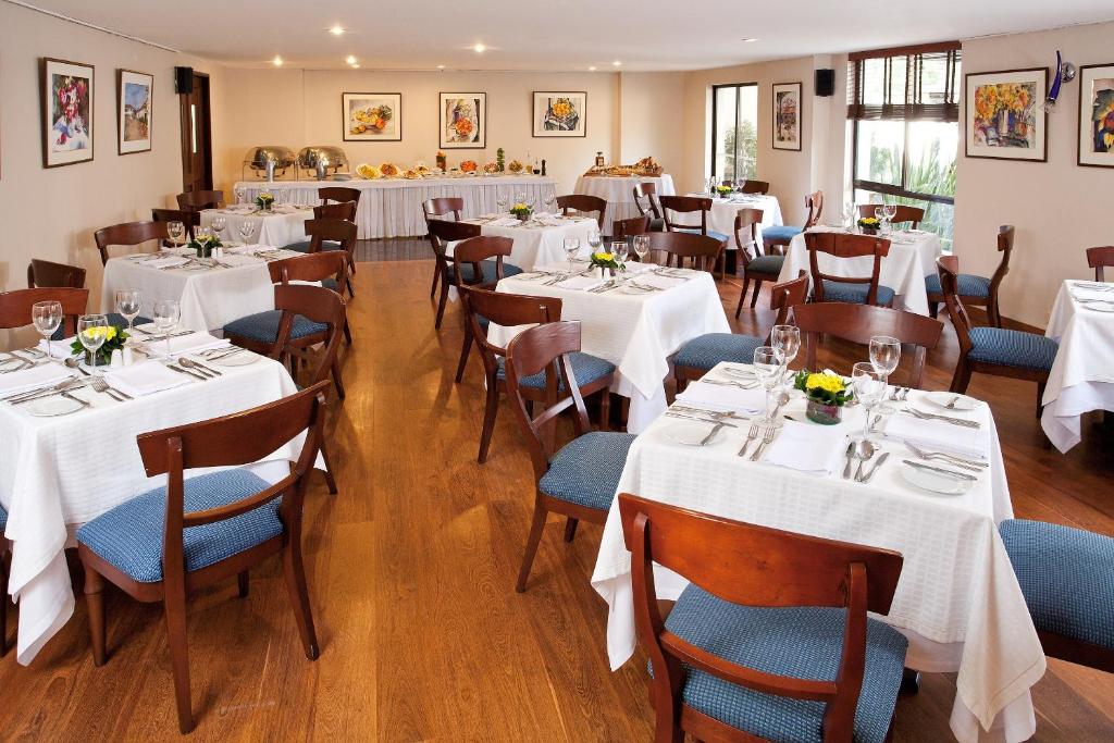 Restaurace v ubytování Hotel Estelar Suites Jones