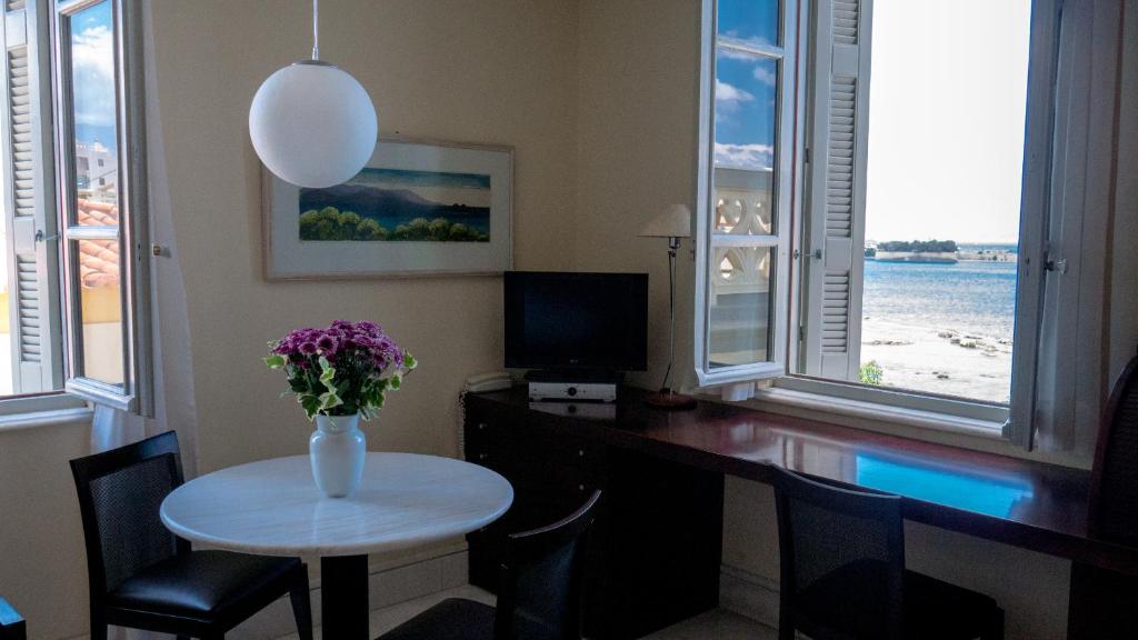 A television and/or entertainment centre at Villa Andromeda