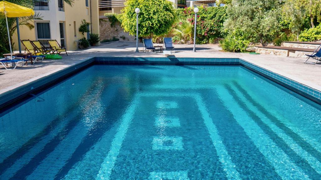 The swimming pool at or close to Villa Andromeda