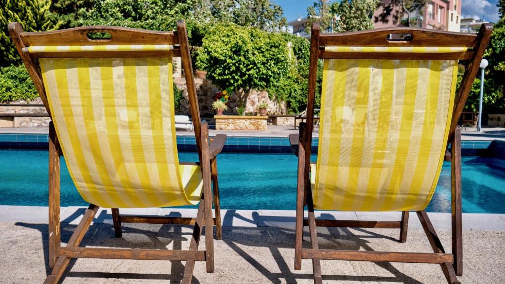 The swimming pool at or close to Villa Andromeda