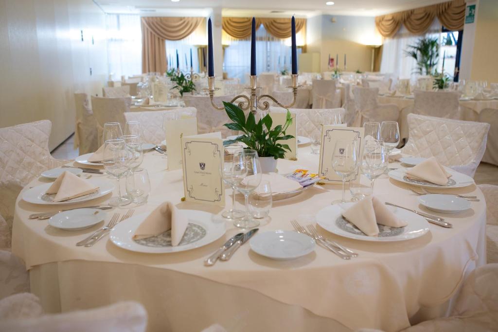 Restaurace v ubytování Grand Hotel Astoria