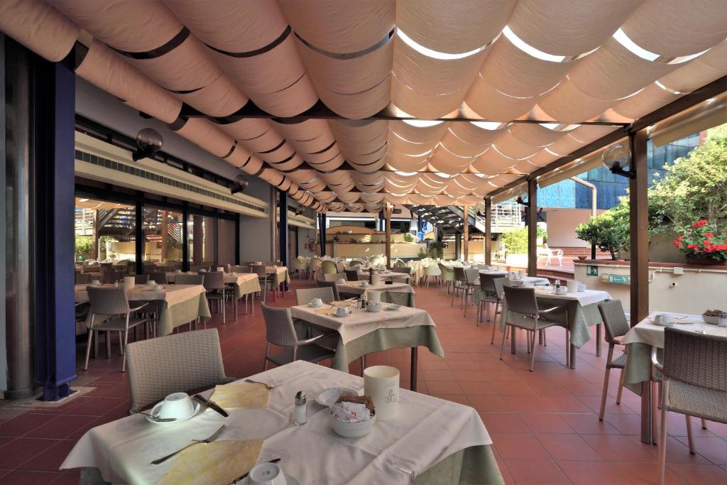 Restaurace v ubytování Grand Hotel Astoria