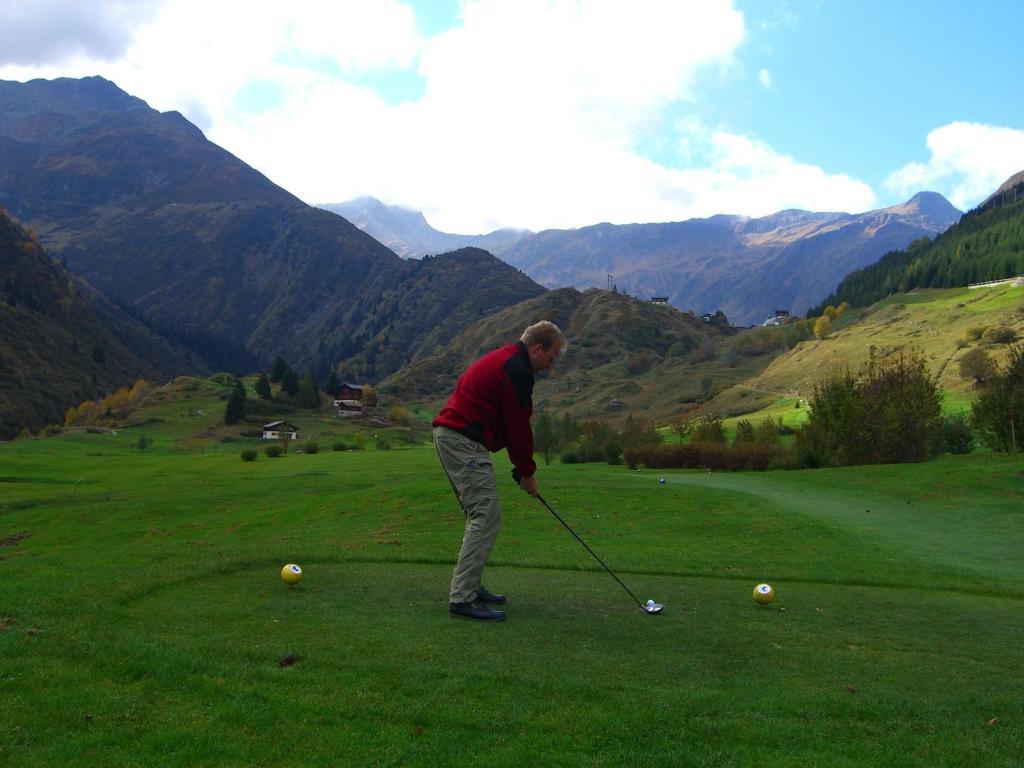 Golf v apartmánu nebo okolí