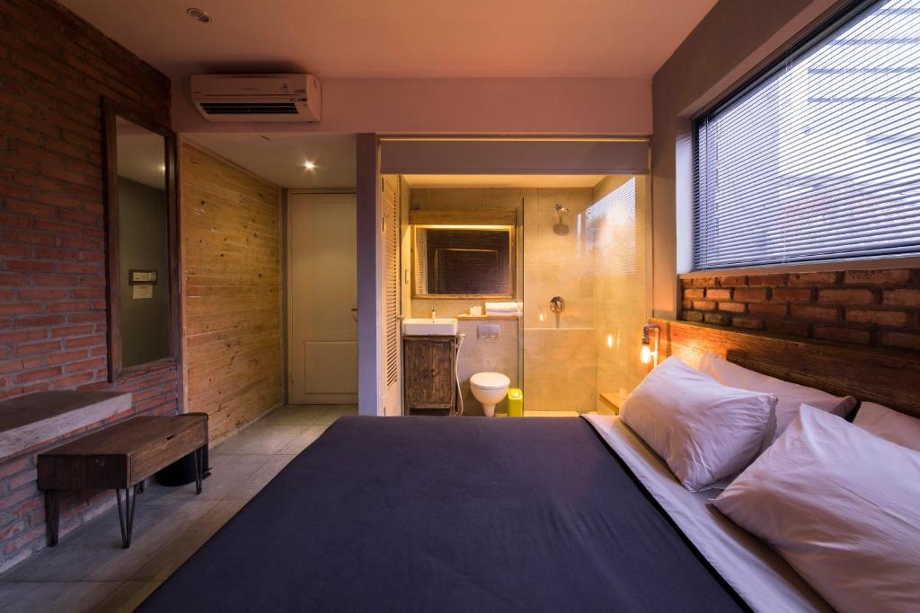 Summerbird - Bed and Brasserie, Bandung