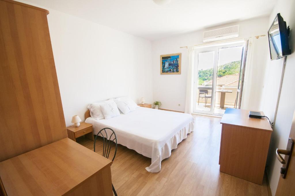 Televízia a/alebo spoločenská miestnosť v ubytovaní Župa Dubrovačka Guest House