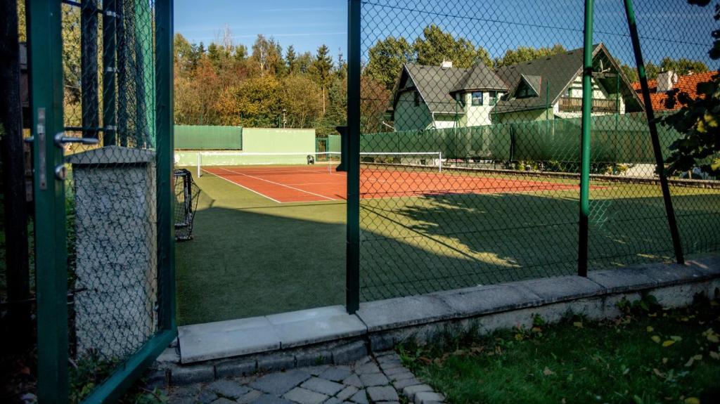 Tennis and/or squash facilities at Vila Aurora - Vysoke Tatry or nearby
