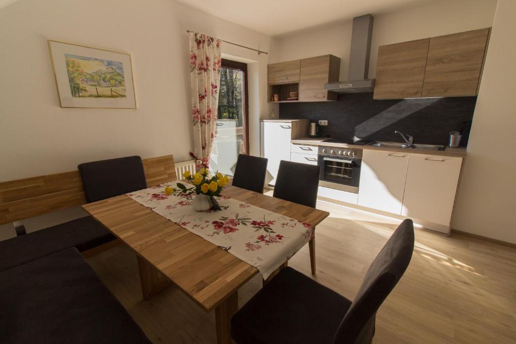 Kuchyň nebo kuchyňský kout v ubytování Ferienwohnung Claudia