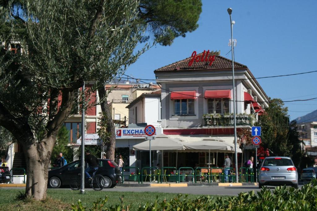 Jolly City Center Hotel - Image 5