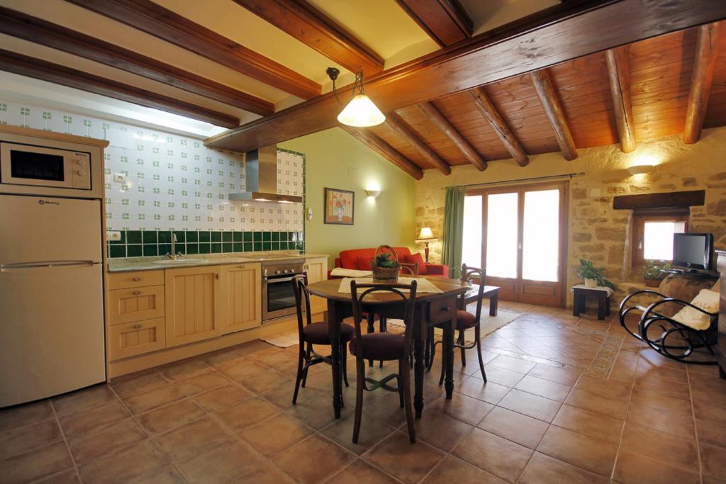Kuchyň nebo kuchyňský kout v ubytování Apartamentos Santa Agueda