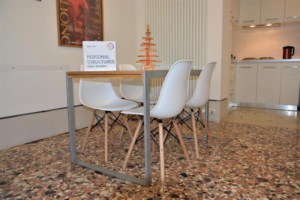 A CASA DI PEPLIS - 2