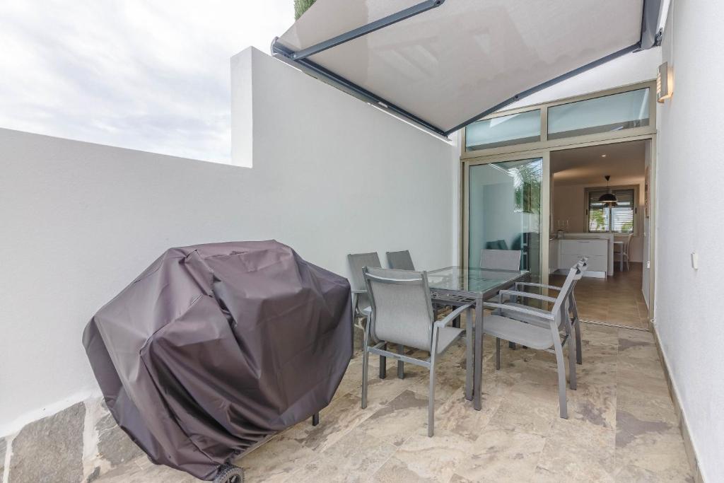Fotografie z fotogalerie ubytování Villa Isabella, Luxury Villa with Heated Pool Ocean View in Adeje, Tenerife v destinaci Adeje
