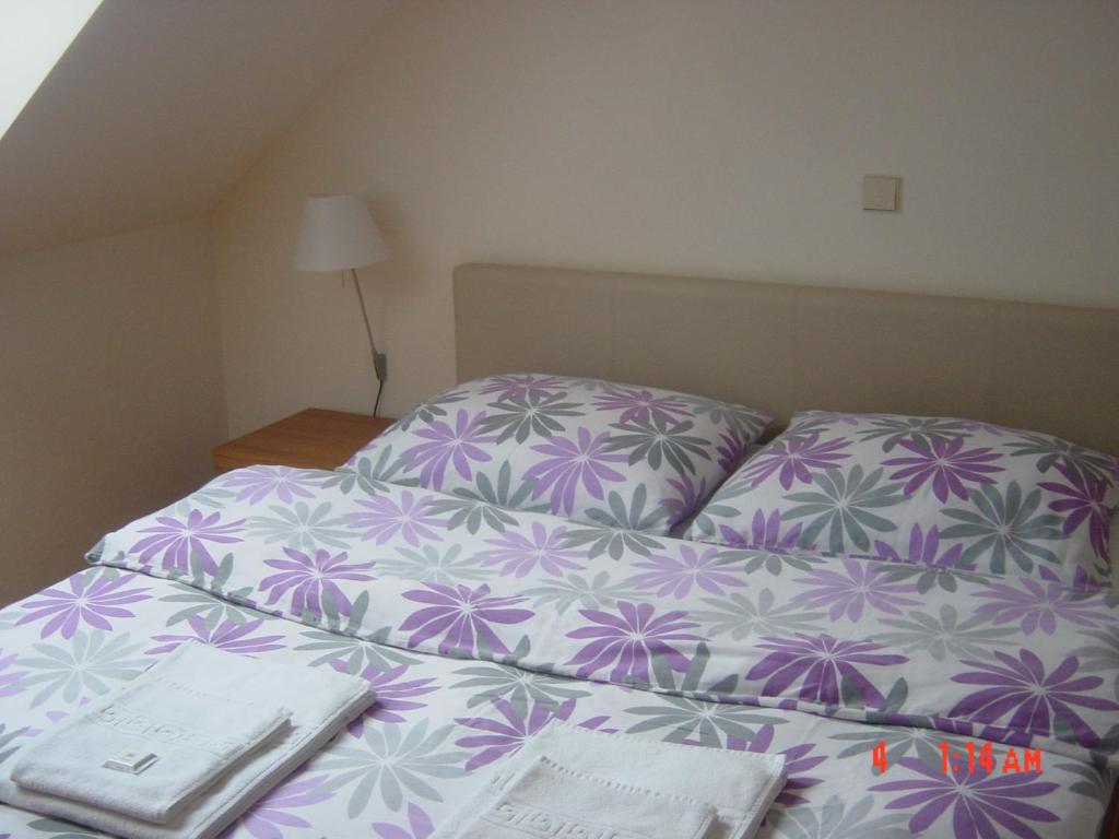 Postel nebo postele na pokoji v ubytování Apartments Vrdjan