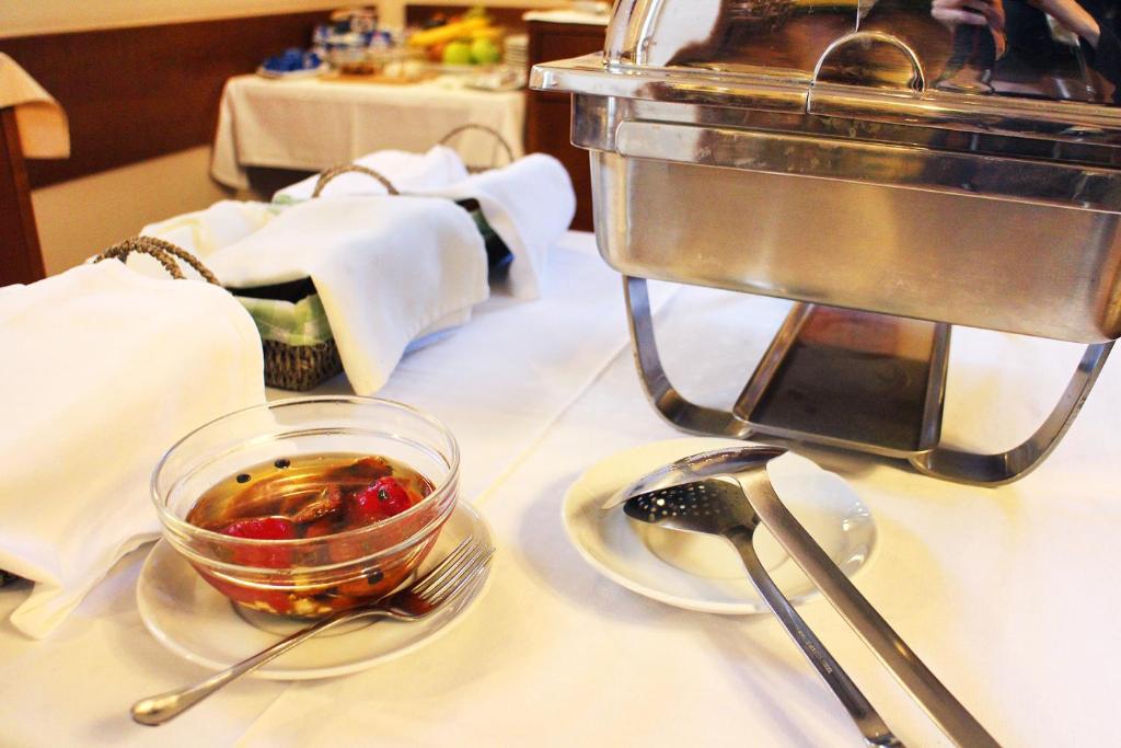 Jedlo v ubytovaní bed & breakfast alebo blízkom okolí