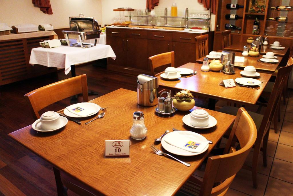 Jedlo v ubytovaní bed & breakfast alebo blízkom okolí