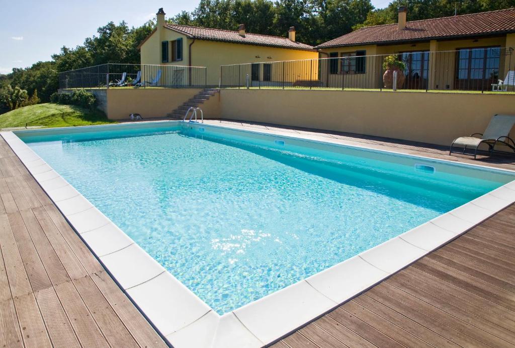 Bazén v ubytování Podere Casalsole nebo v jeho okolí