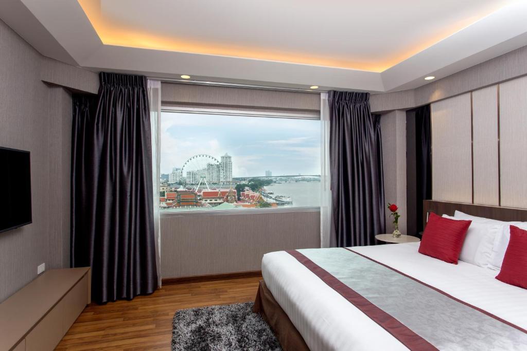 
Premier King Suite with River View
