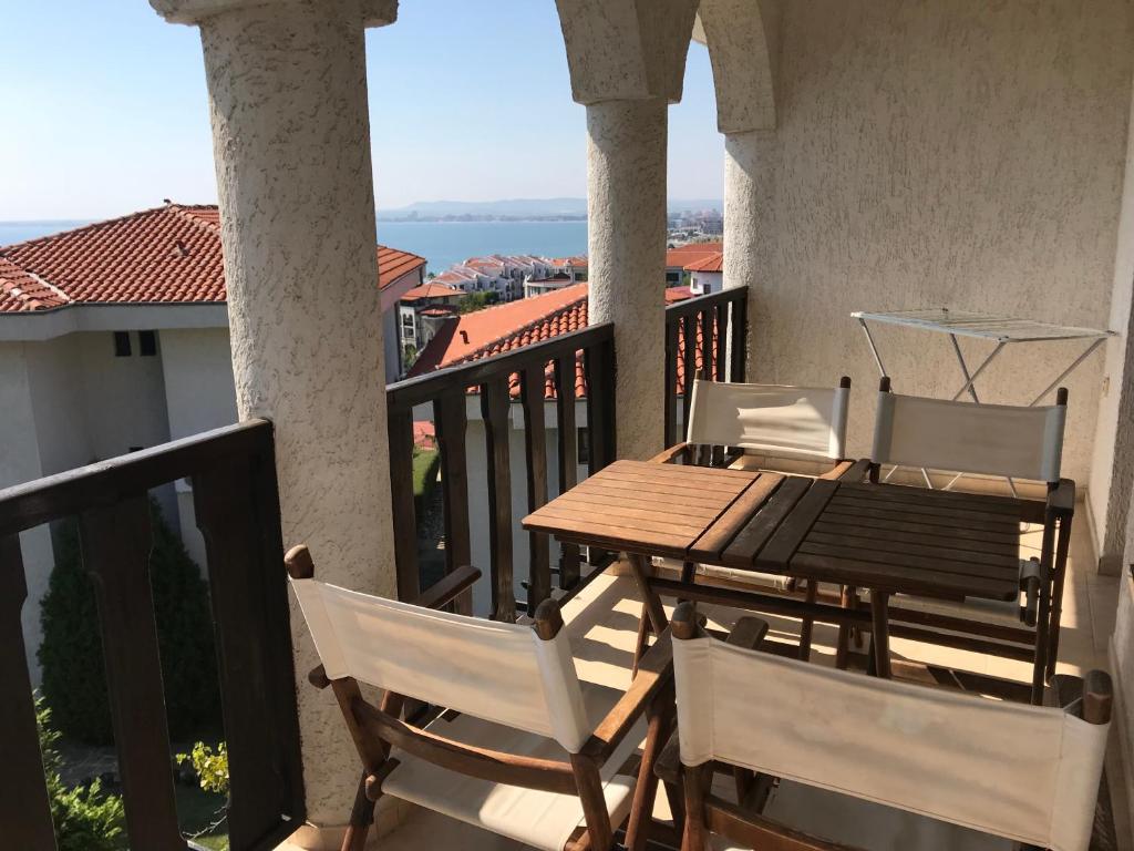 Breeze Nadezhda Apartment - Housity