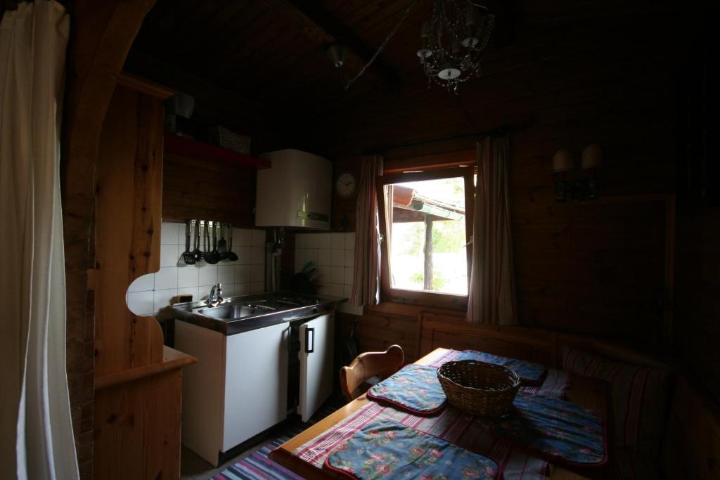 Kuchyň nebo kuchyňský kout v ubytování Haus am Schilift
