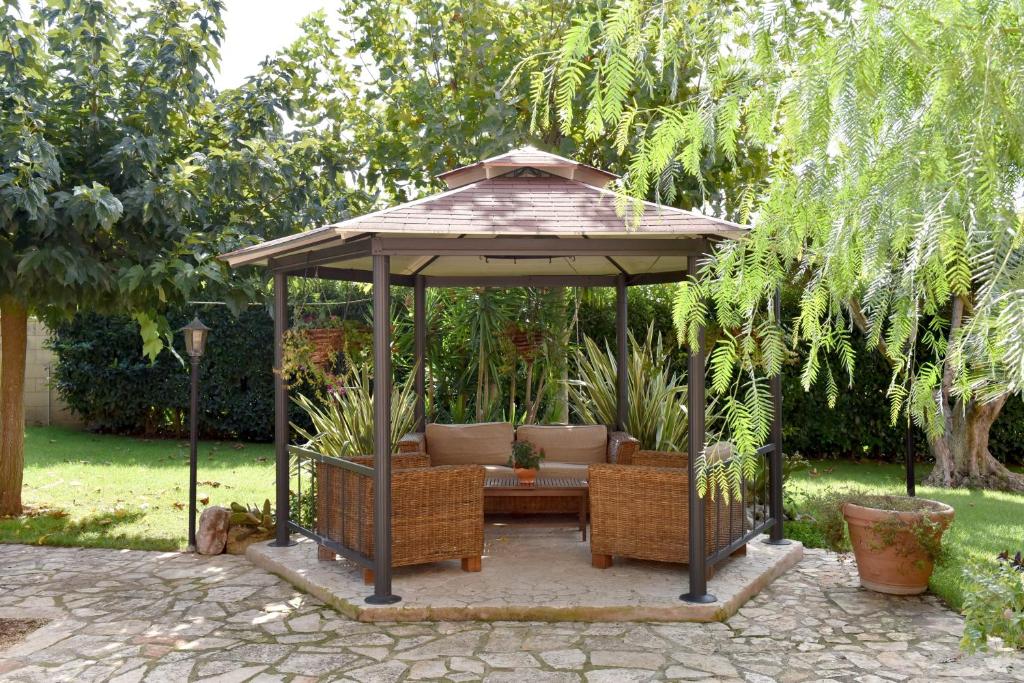 Ogród w obiekcie B&B Villa Anastasia Club