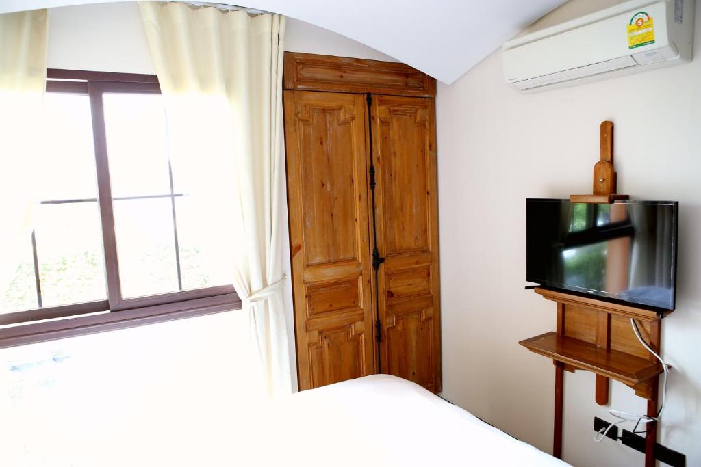 Venetian Poseidon Pool Hotel - Resim 6