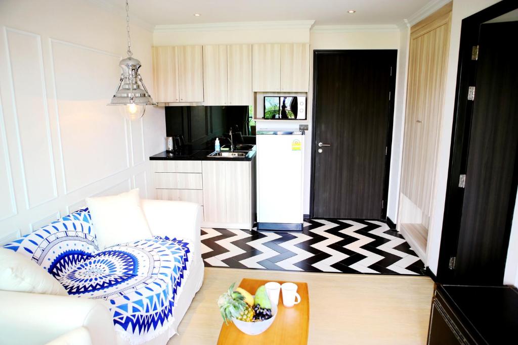 Venetian Poseidon Pool Hotel - Resim 31