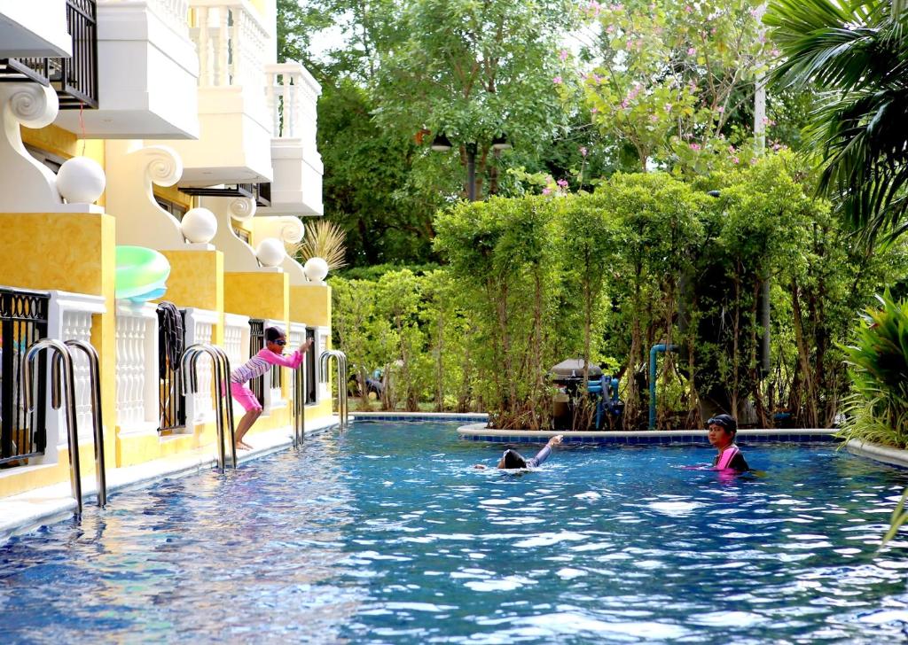 Venetian Poseidon Pool Hotel - Resim 26