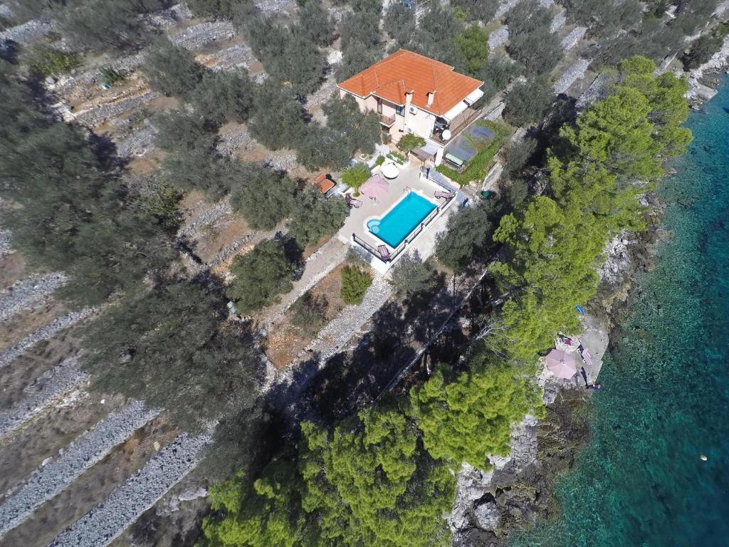 Bazén v ubytování Holiday Home Pelegrin nebo v jeho okolí