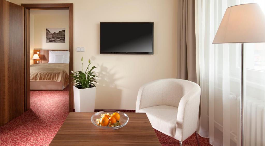 TV a/nebo společenská místnost v ubytování Clarion Congress Hotel Ostrava