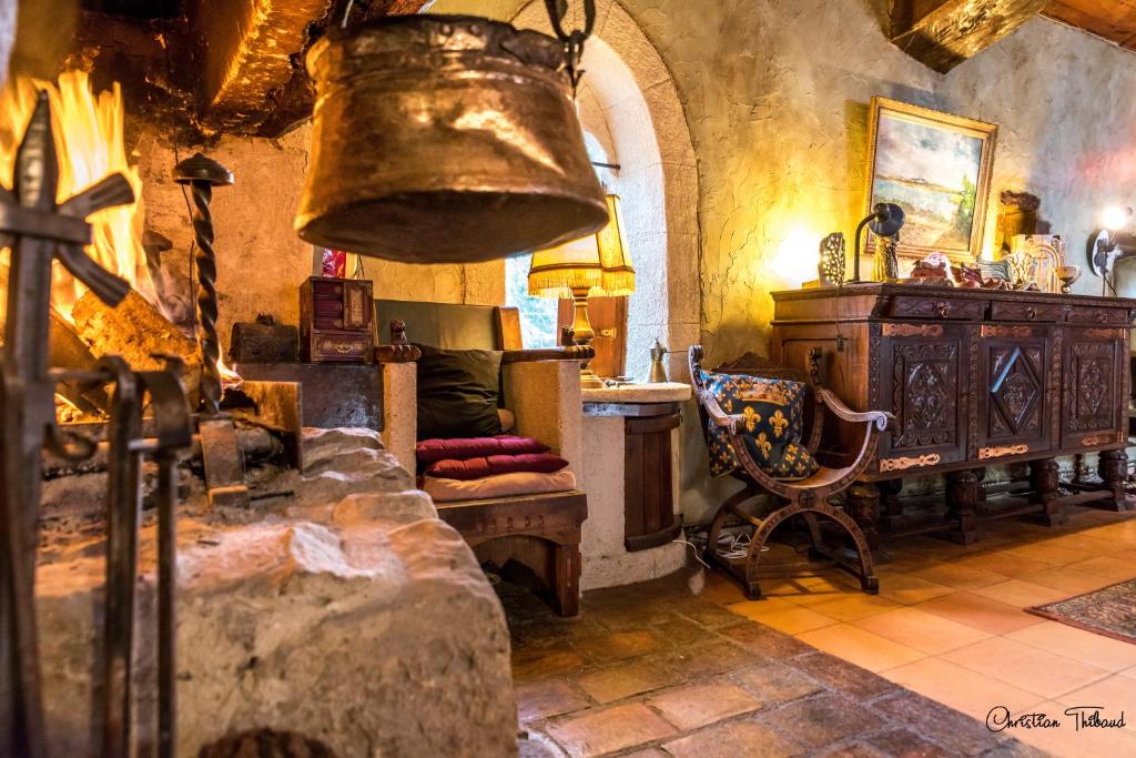 Posezení v ubytování Suite Médiévale 40m2 chambre d' hôte du Mas Fabrègue