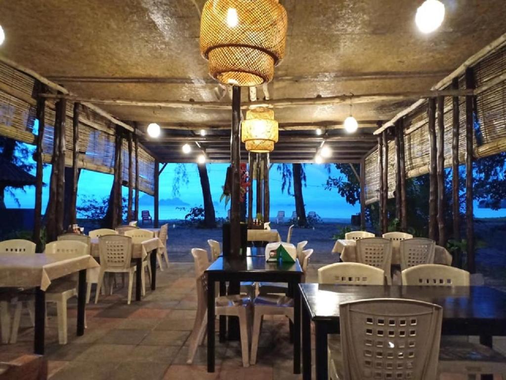 Sand Beach Bungalow - 8