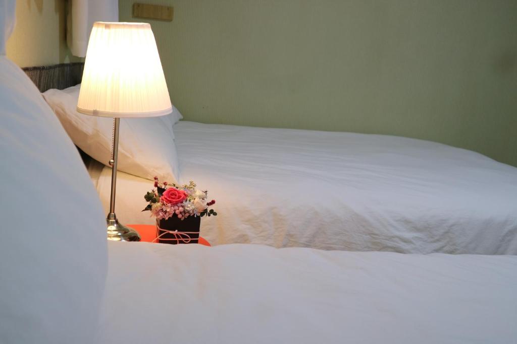 Mr. Kim Guesthouse - Bed In 4-Bed Female Dormitory Room