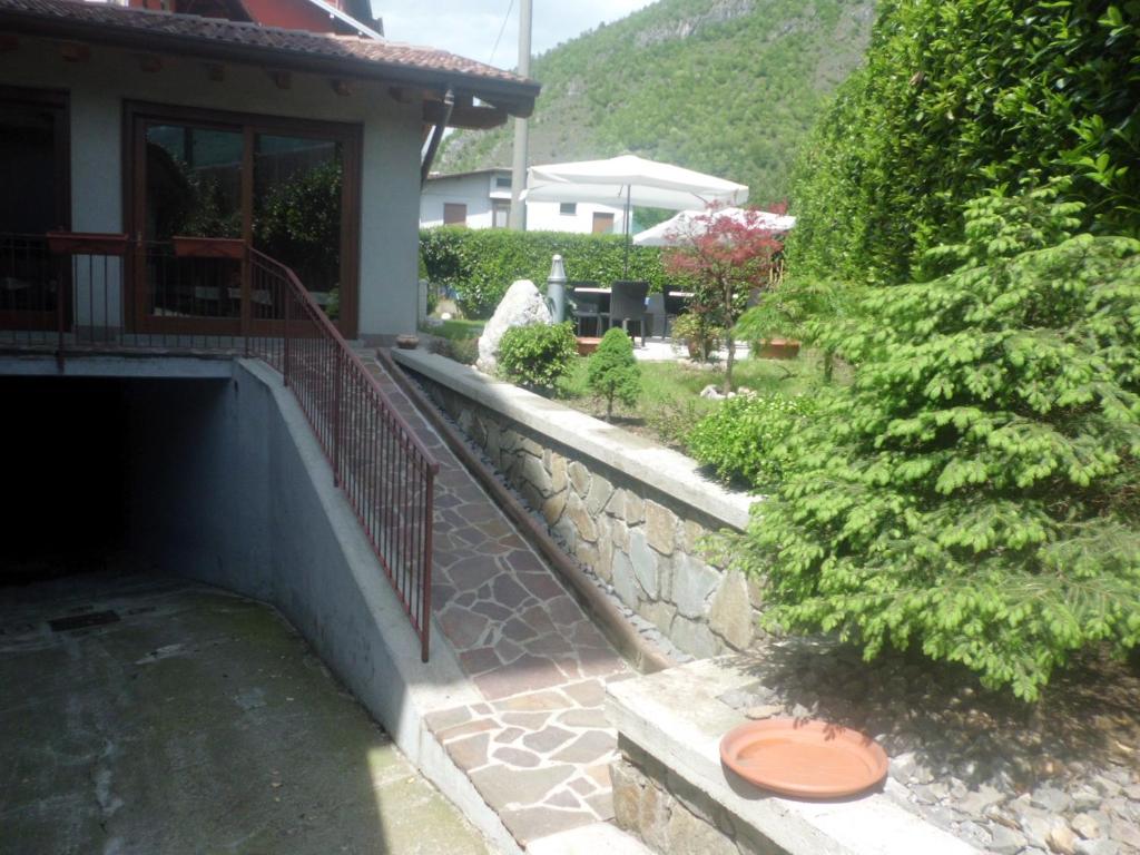 Nespecifikovaný výhled na hory nebo výhled na hory při pohledu z hotelu