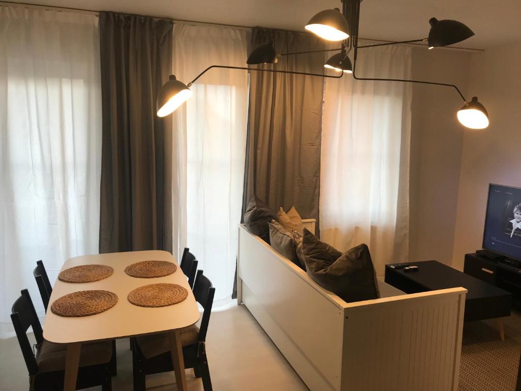 Posedenie v ubytovaní Apartament Bulwary Warty