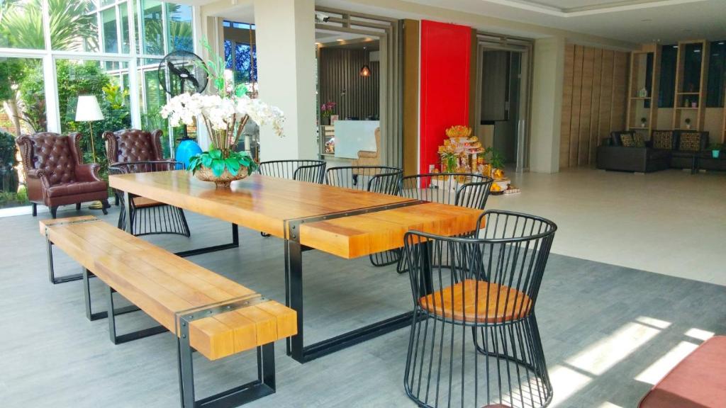 Embryo Hotel - Resim 13