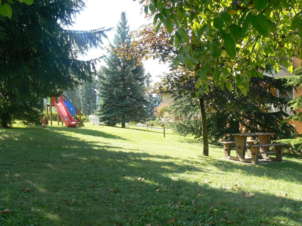 Zahrada ubytování Hotel & Appartamenti Al Larice